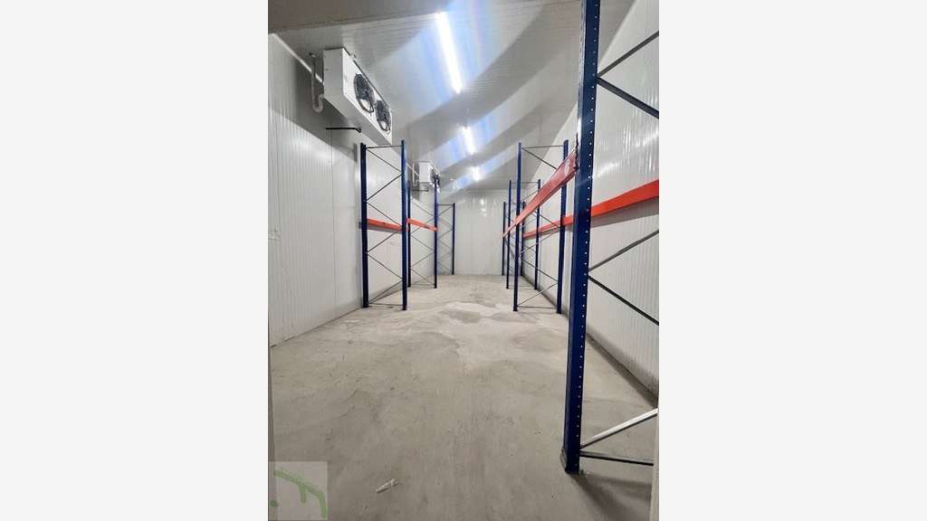Locaux de stockage 370m² à vendre à Gaillard