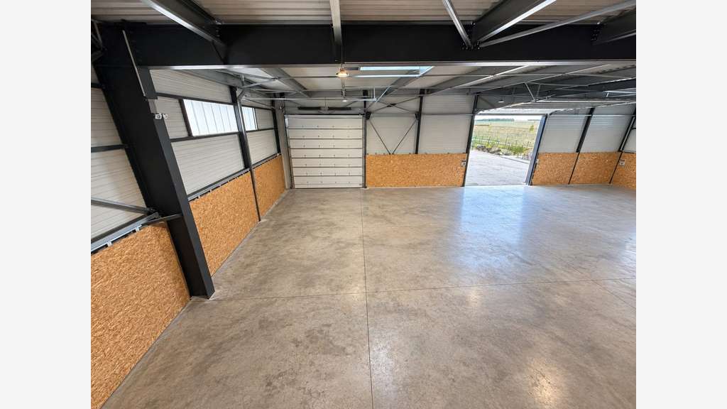 LOCAL D'ACTIVITE AVEC VISIBILITE A VENDRE