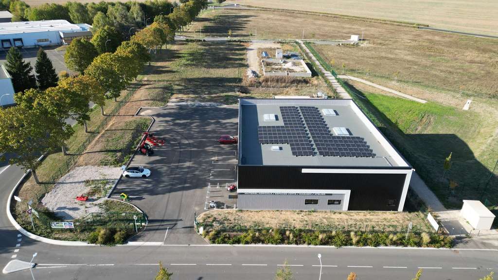 LOCAL D'ACTIVITE AVEC VISIBILITE A VENDRE