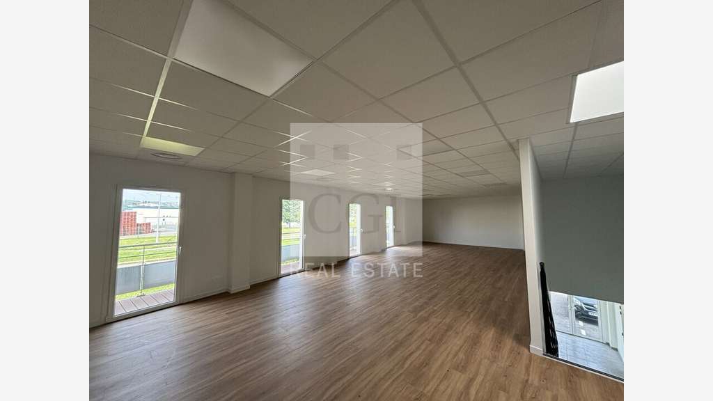 Local d'activité 475m² à vendre ZAC Genay