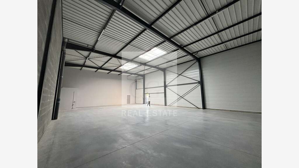 Local d'activité 475m² à vendre ZAC Genay