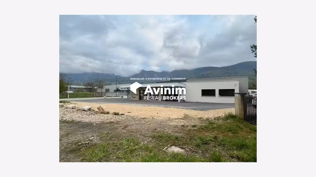 Vente local pro et commercial 386m² en pays de Gex