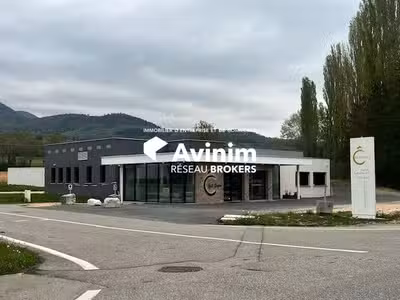 Vente local pro et commercial 386m² en pays de Gex