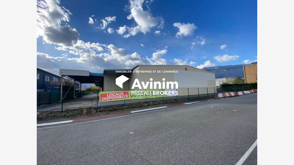A vendre local industriel 2100m² à Gières