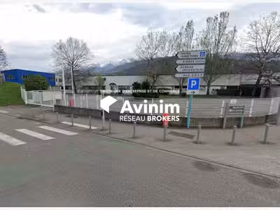 AV site industriel à rénover de 2124m² à Gières