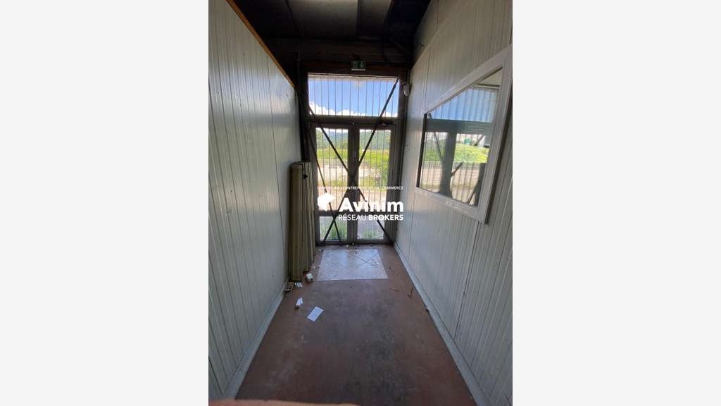 AV site industriel à rénover de 2124m² à Gières