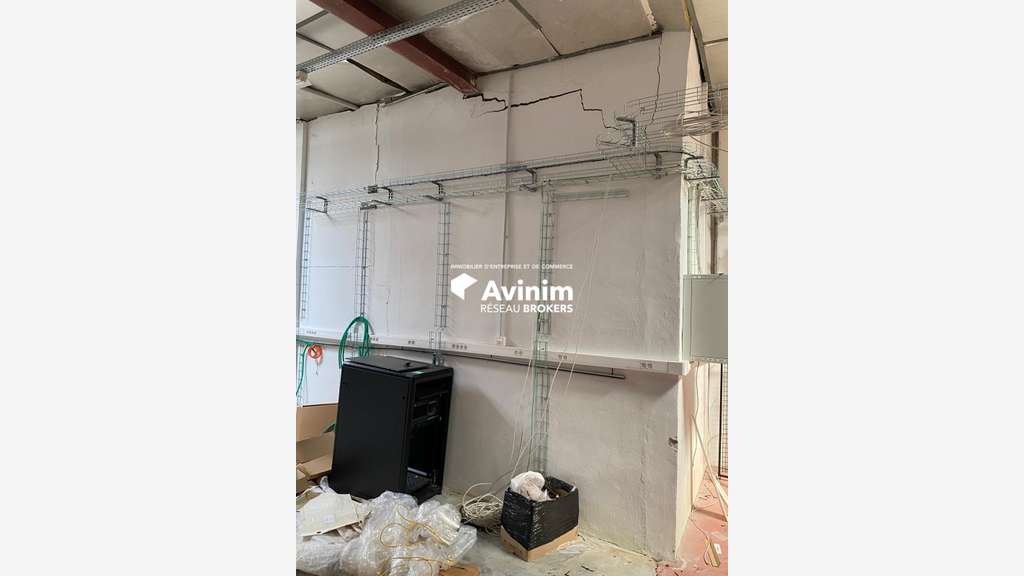 AV site industriel à rénover de 2124m² à Gières