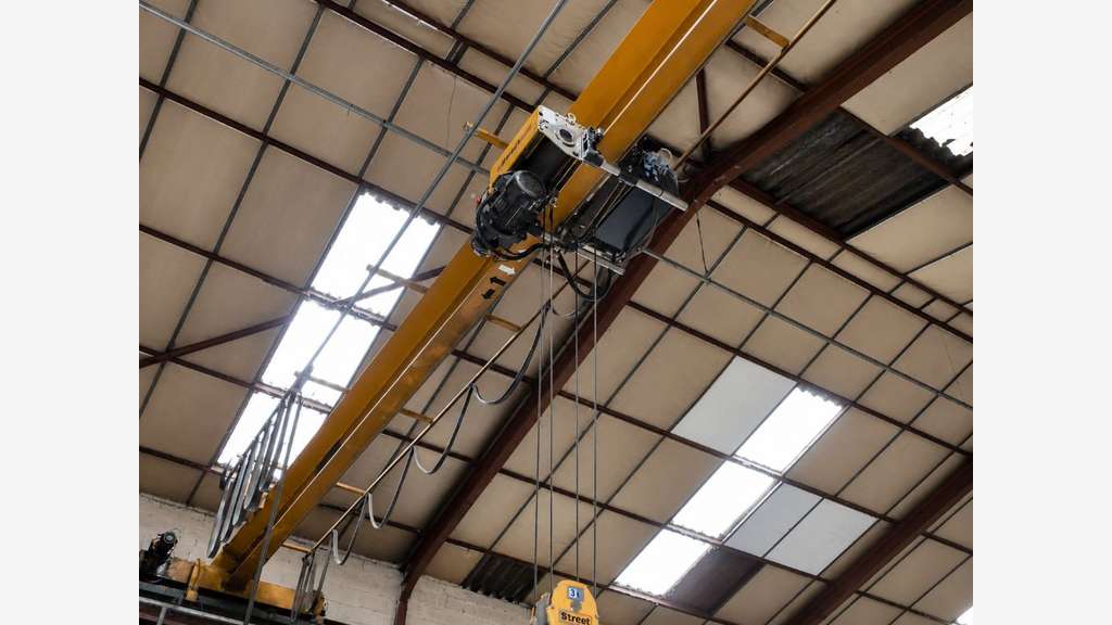 AV local activité industrie 6232m² à Givors Ouest