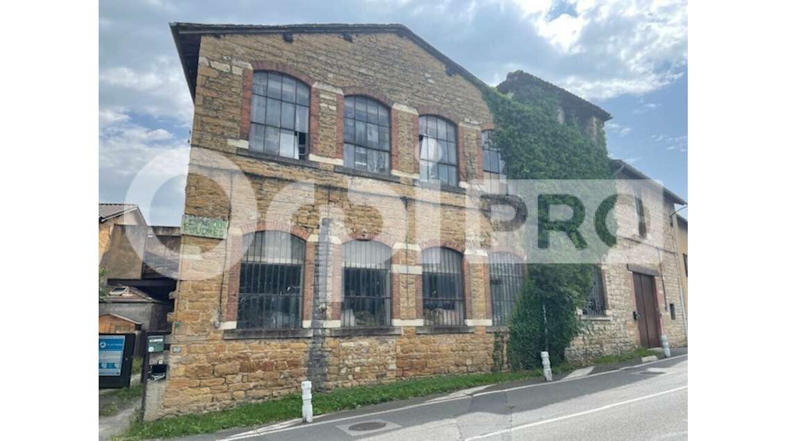 Entrepôt/bureau de 700m² à vendre à Gleizé