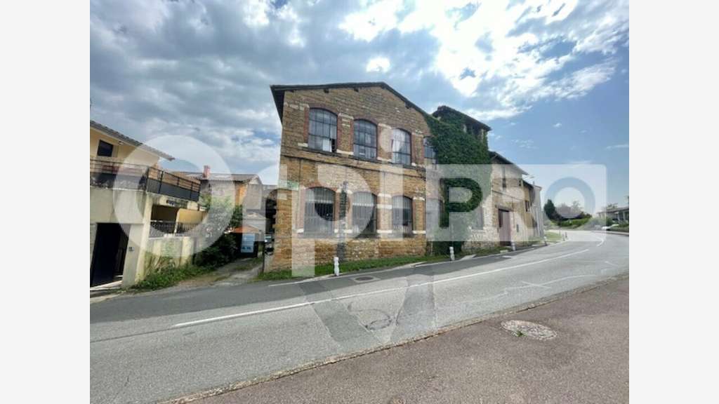 Entrepôt/bureau de 700m² à vendre à Gleizé
