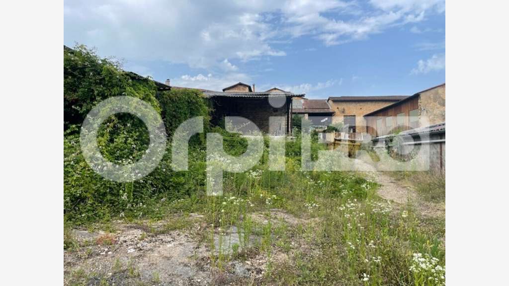 Entrepôt/bureau de 700m² à vendre à Gleizé