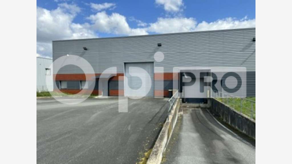 Local 1500m² à vendre zone d'Epinay à Gleizé