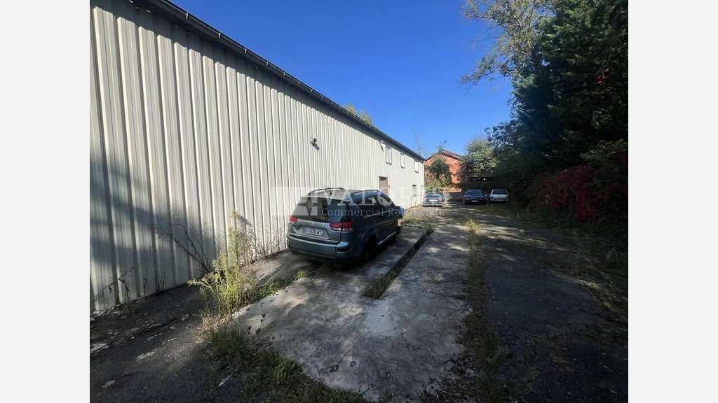 Local d'activité 340m² à vendre en ZA à Gleizé