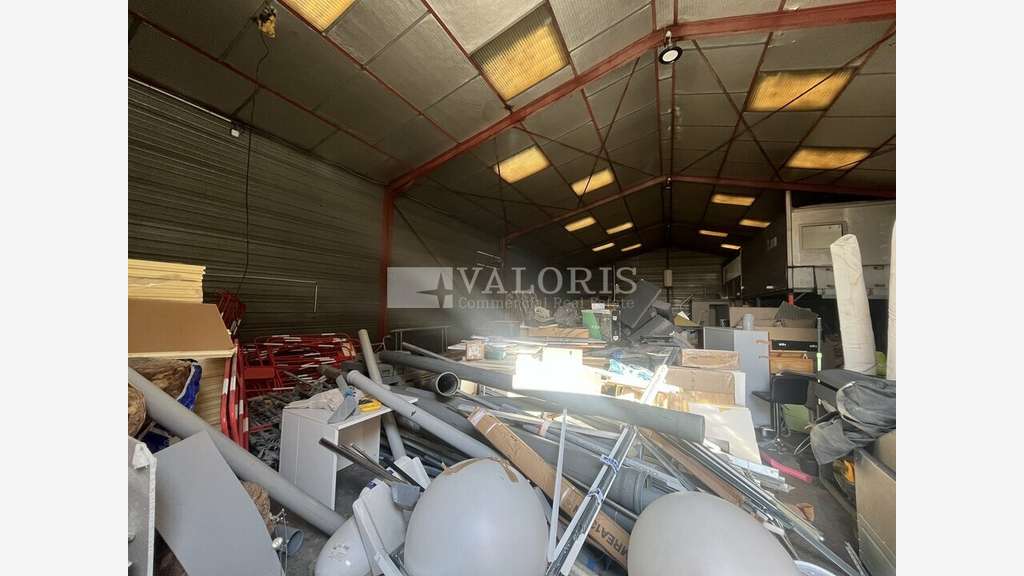 Local d'activité 340m² à vendre en ZA à Gleizé