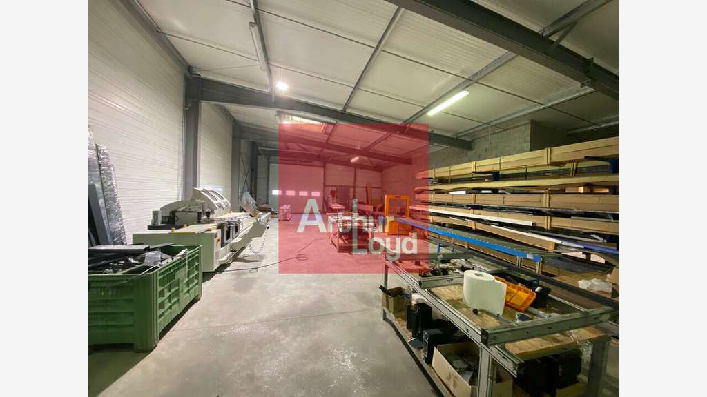 Vente local 580m² en zone d'activités de Golfech