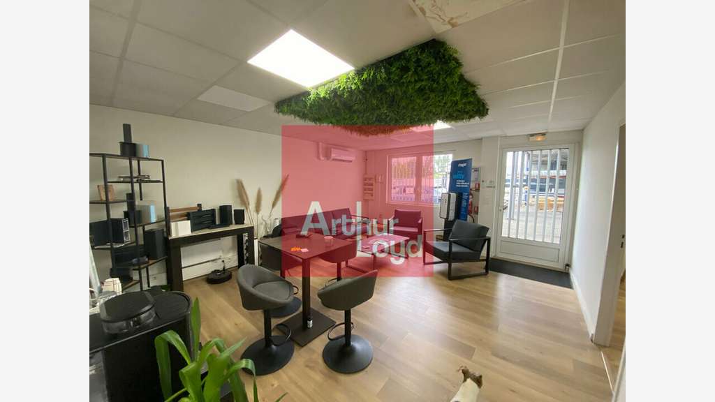 Vente local 580m² en zone d'activités de Golfech