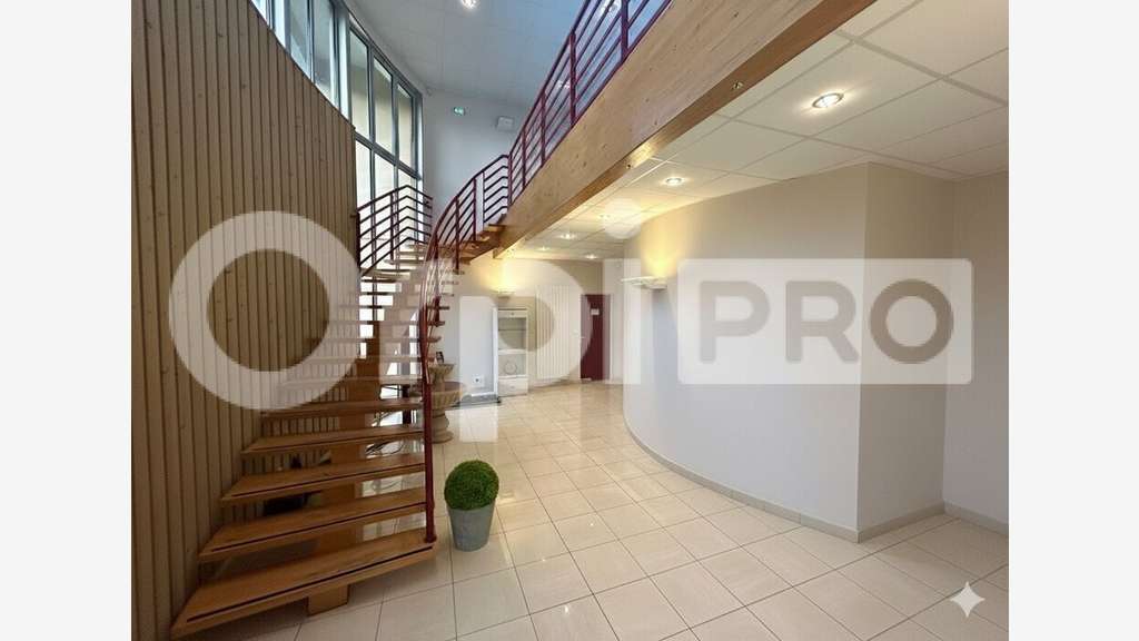 Local d'activité à vendre à Gometz-le-Châtel  A10