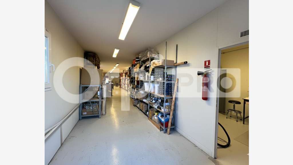 Local d'activité à vendre à Gometz-le-Châtel  A10