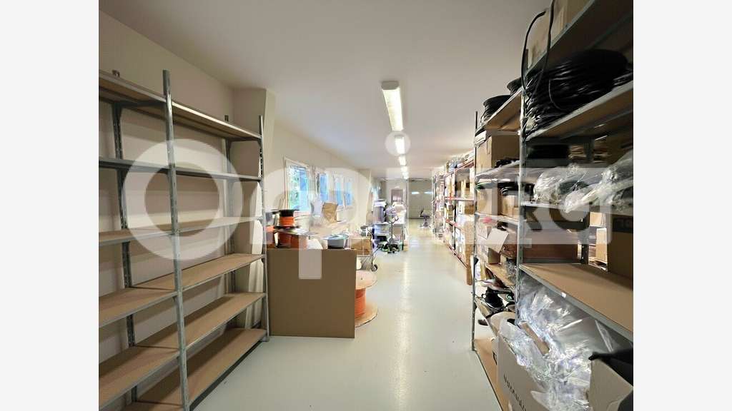 Local d'activité à vendre à Gometz-le-Châtel  A10