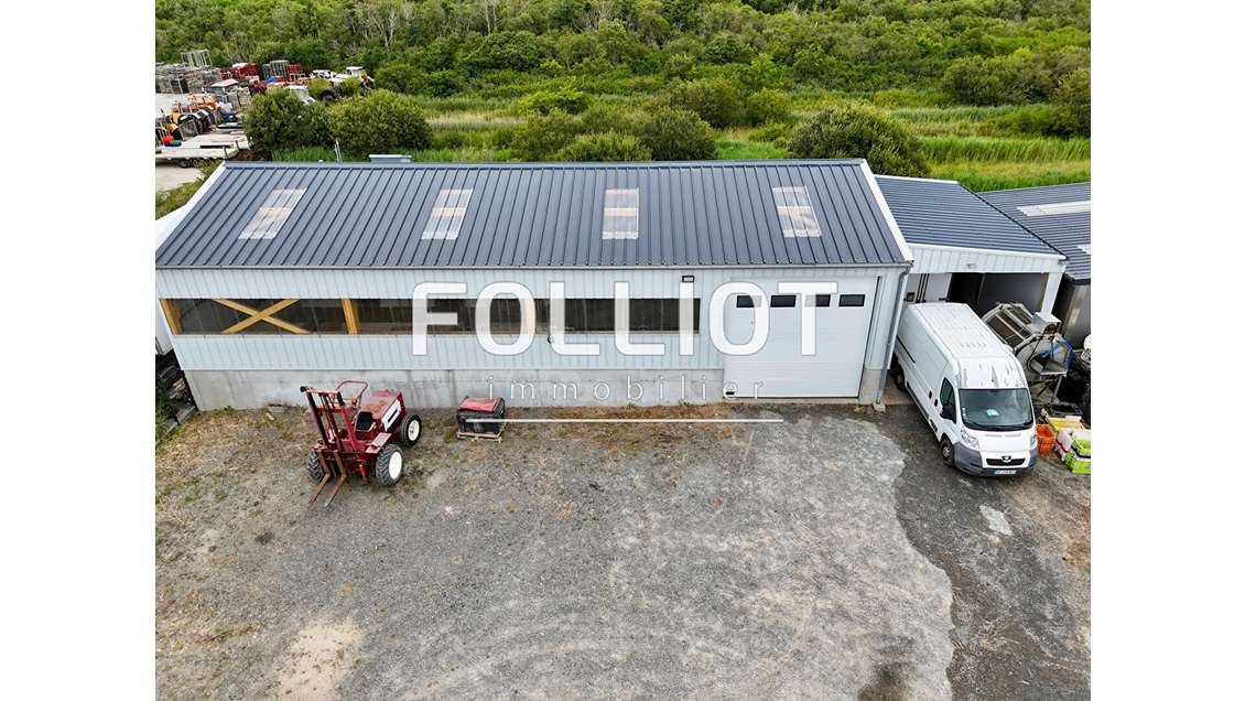 A vendre bâtiment industriel à Gouville sur Mer