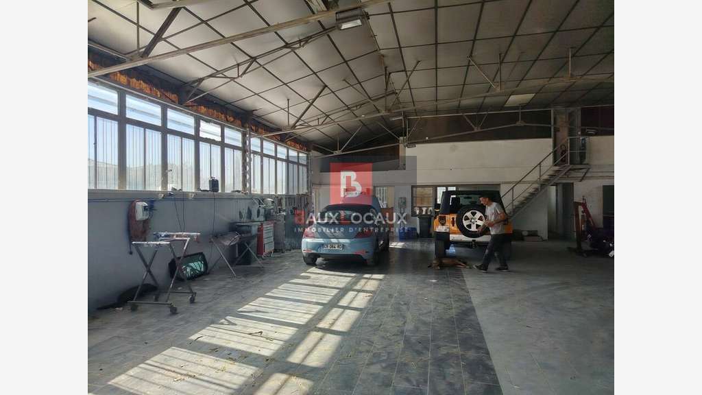Vente local d'activités 330m² axe passant Grans