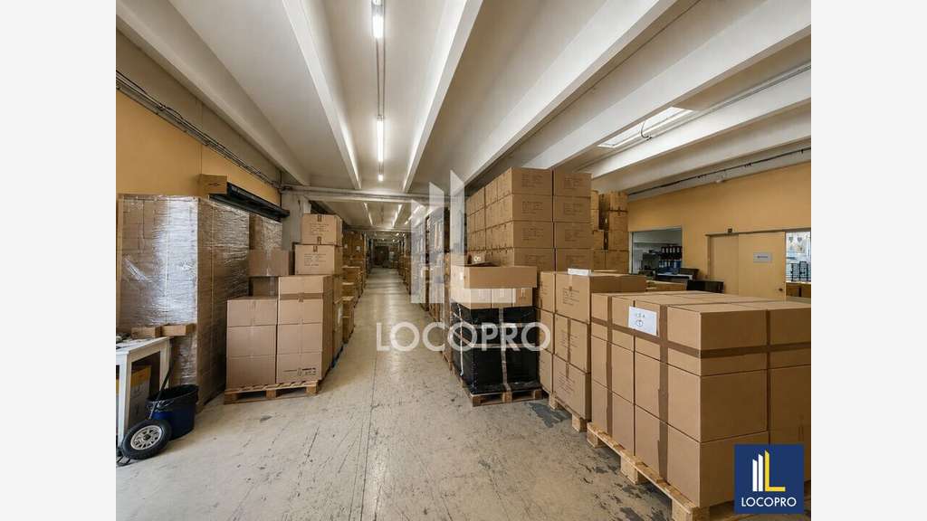 Vente local d'activité de 941m² à Grasse St Marc