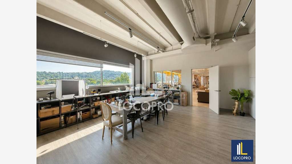 Vente local d'activité de 941m² à Grasse St Marc