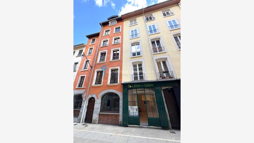 A vendre local 27m² Grenoble rue Saint Laurent