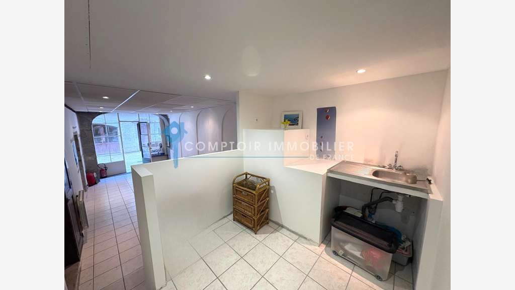 A vendre local 27m² Grenoble rue Saint Laurent