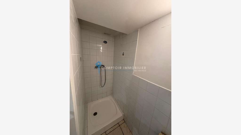 A vendre local 27m² Grenoble rue Saint Laurent