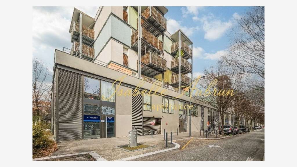 Local loué 930m² à vendre centre-ville de Grenoble