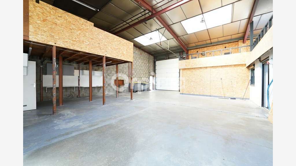 Local d'activité à vendre à Grézieu-la-Varenne