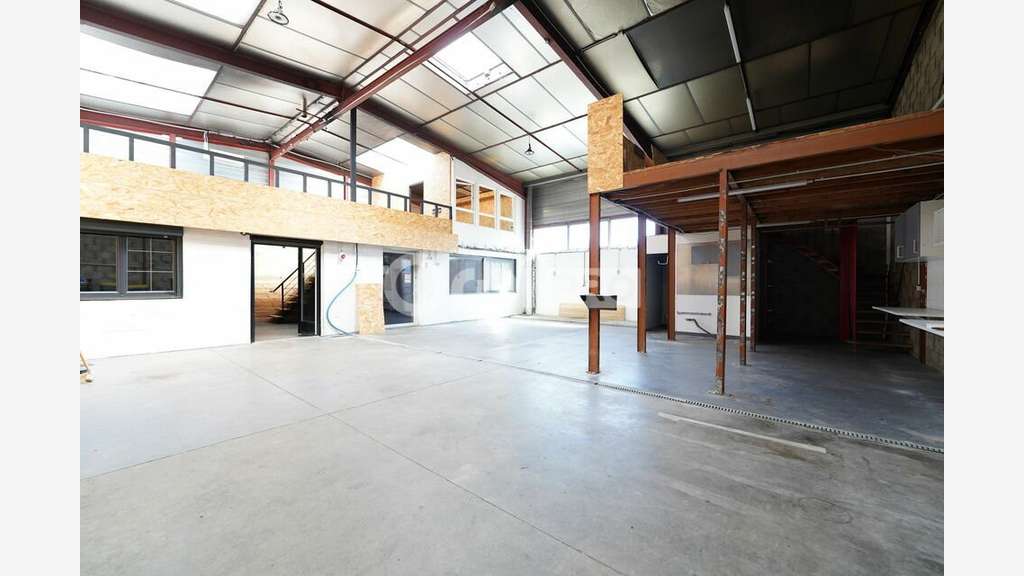 Local d'activité à vendre à Grézieu-la-Varenne