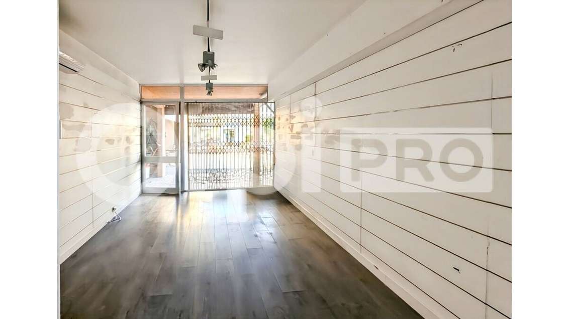 AV murs commerciaux 25m² à Gruissan Port empl N°1