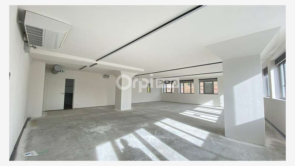 Local d'exception 1500m² à vendre à Guebwiller 