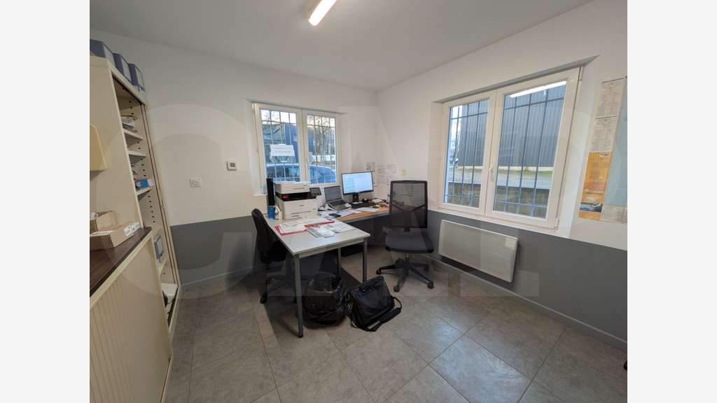 Vente bâtiment d'activités de 330m² secteur Guénin