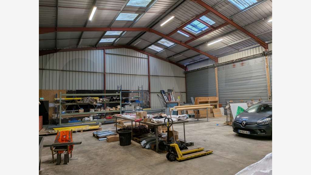 Vente bâtiment d'activités de 330m² secteur Guénin