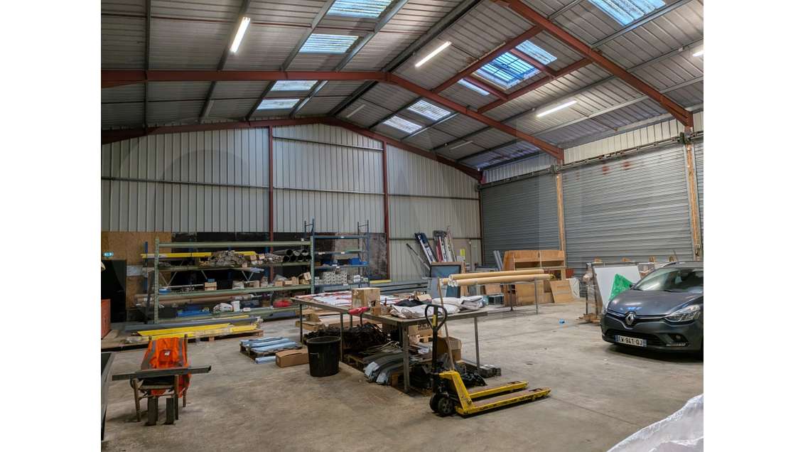 Vente bâtiment d'activités de 330m² secteur Guénin