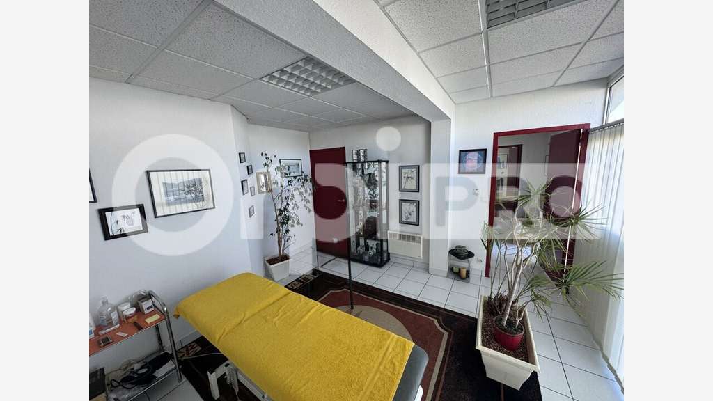 Vente local 50m² emplacement dynamique Guérande