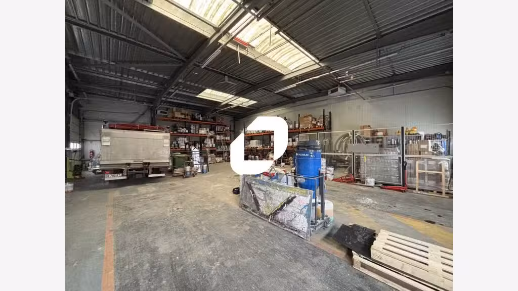 Vente Local d'activité 741m² Guibeville
