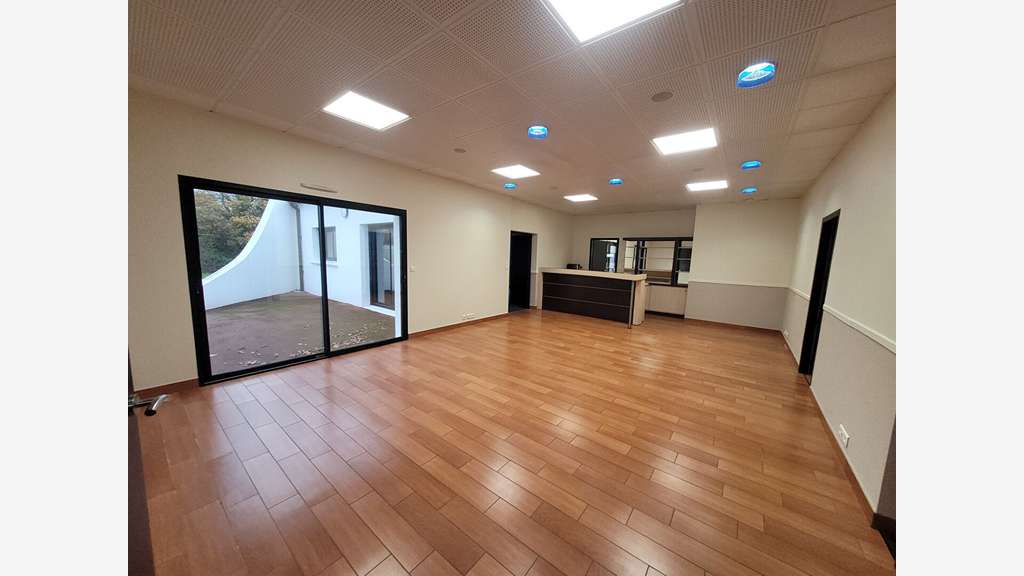 A vendre local d'activité 367m² à Haute Goulaine