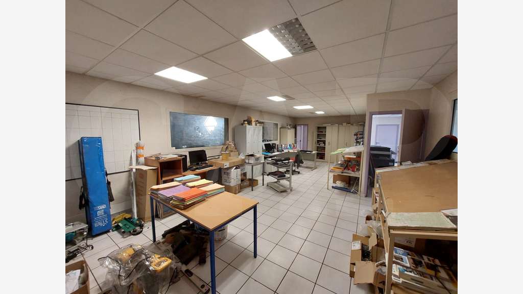 Vente bâtiment d’activités de 1595m² à Hennebon