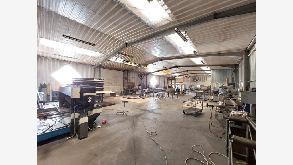 Vente bâtiment d’activités de 1595m² à Hennebon