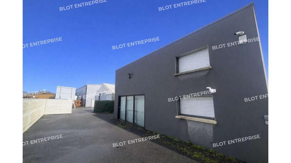 A vendre locaux d'activités 365m² à Héric