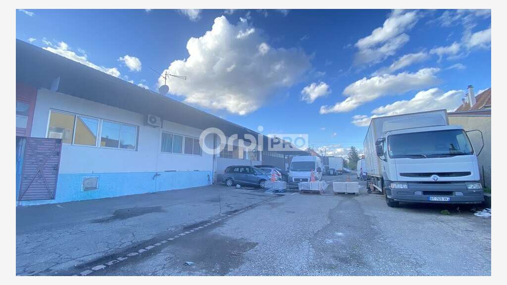 Local 1160m² à vendre à l'entrée de Horbourg-Wihr