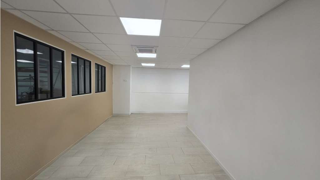 Local d'activité 1015m² ZAC St Martin à Hyères