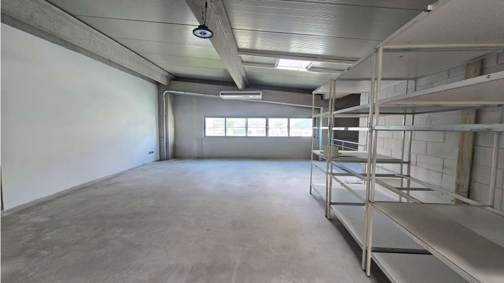 Local d'activité 1015m² ZAC St Martin à Hyères