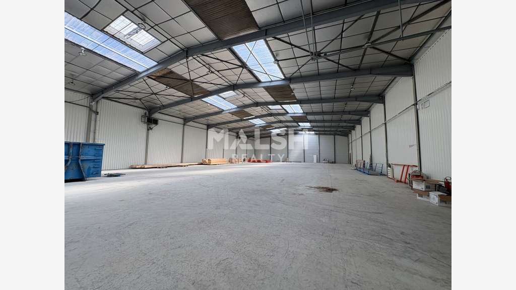 AV bâtiment d'activités indépendant 1326m² Irigny