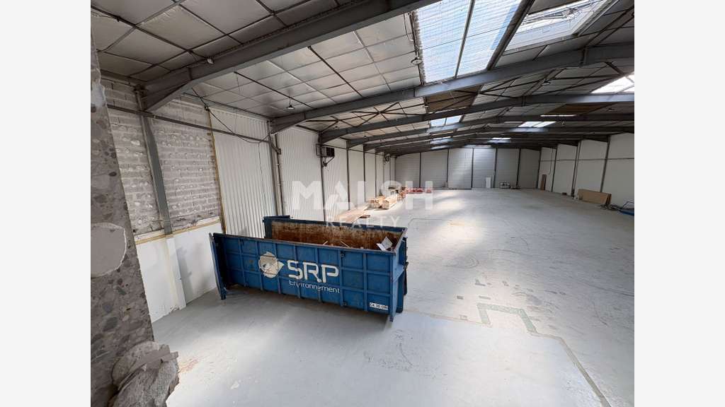 AV bâtiment d'activités indépendant 1326m² Irigny