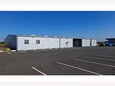 À vendre – Local d'activités de 1 000 m² à Issou